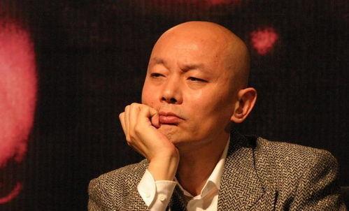 葛优吃瓜照片高清图,高清图捕捉喜剧大师的幽默瞬间