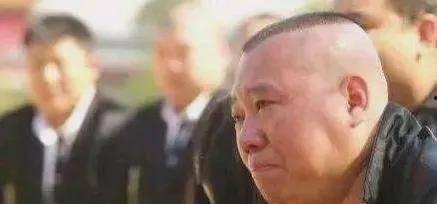 大汉吃瓜事件真相,揭秘背后真相与争议